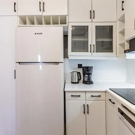 Flat With Excellent Location In Nisantasi Apartment *