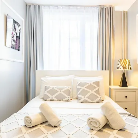 Flat With Excellent Location In Nisantasi Istanbul