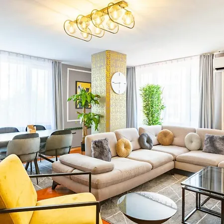 Flat With Excellent Location In Nisantasi * Istanboel